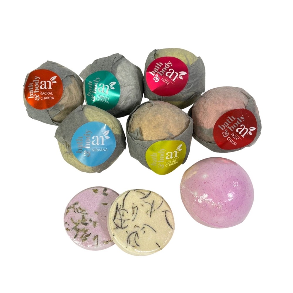 Bathbomb lot of‎ 9 pieces sealed New in Package Essential Oils